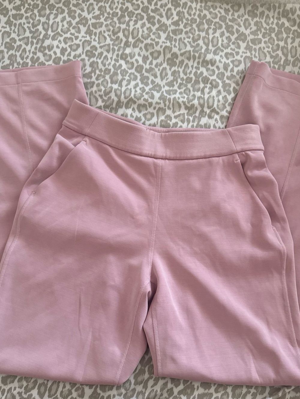 lululemon athletica Pink Haze Softstream pant never worn